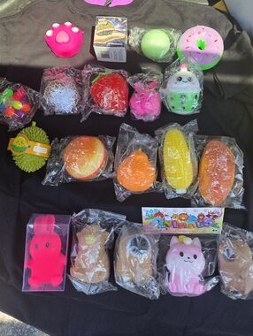 Kids Squeeze Toy Bundle - Pink & Green Assorted Squishies